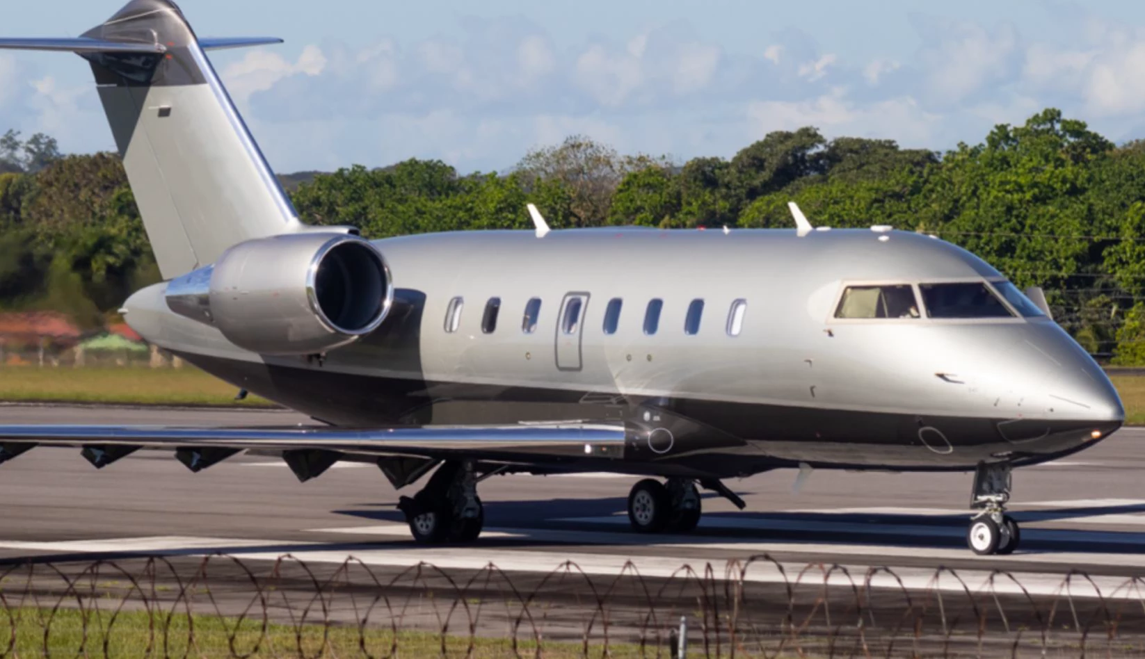 Bombardier Challenger 6502235 Thumbnail