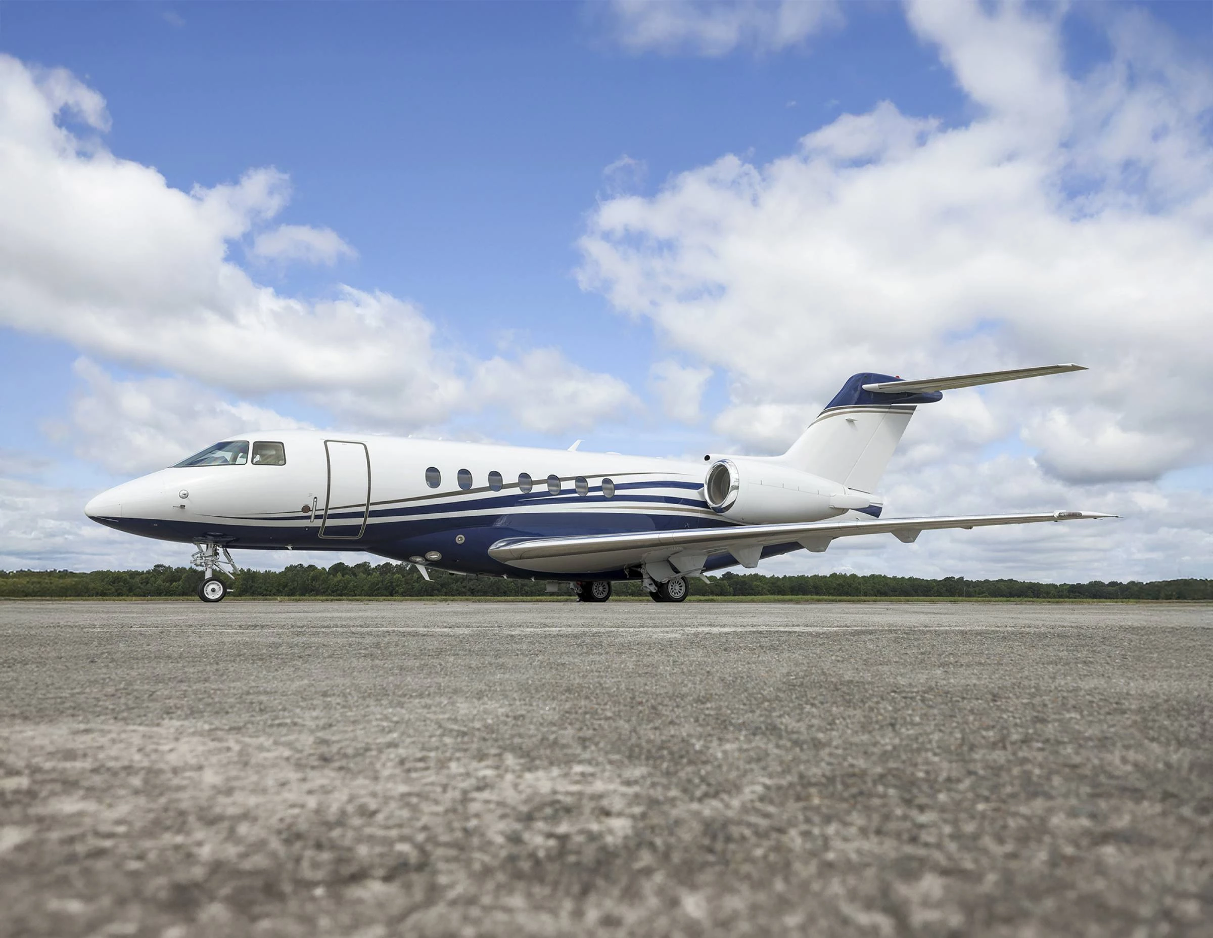 Hawker 4000