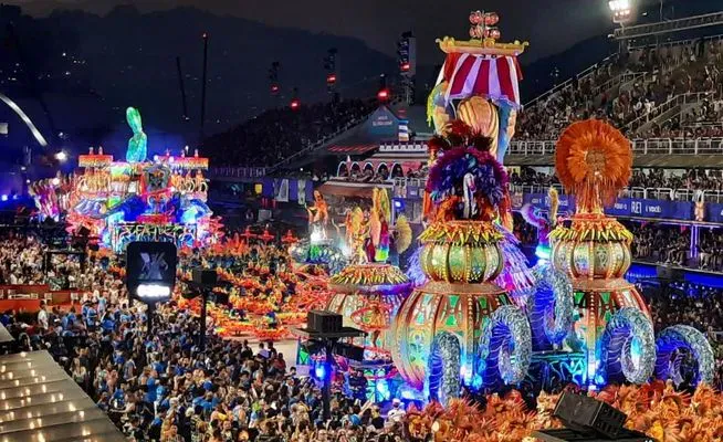 人生必參加的節慶：巴西里約熱內盧森巴嘉年華攻略 | 悠妍自得遊世界wander the world