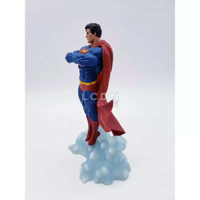 DC Comic Gallery PVC Statue Superman Ascendant 25 cm