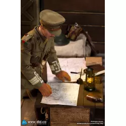 WWI British Officer Collectible Action Figure 1/6 Colonel Mackenzie + Desk Diorama Set  DID B11012 (not mint box) + E60062