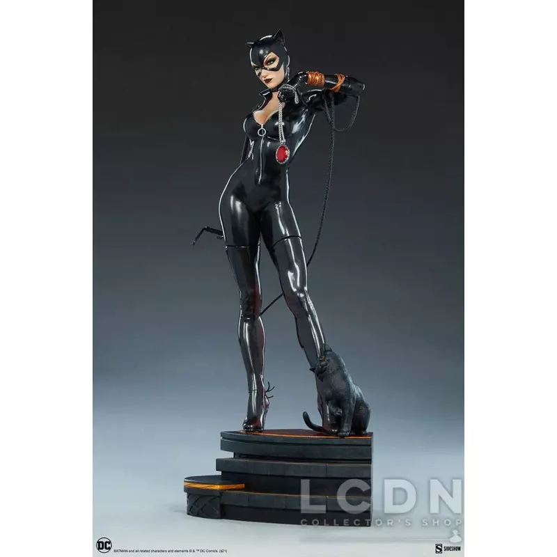 DC Comics Statue Premium Format Catwoman 53cm