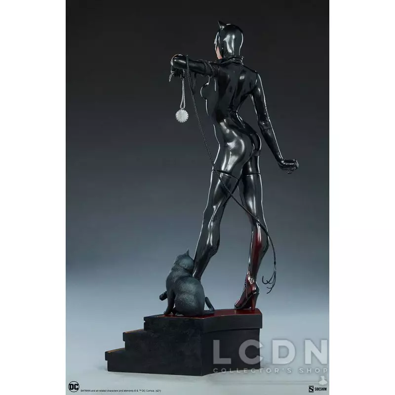 DC Comics Statue Premium Format Catwoman 53cm