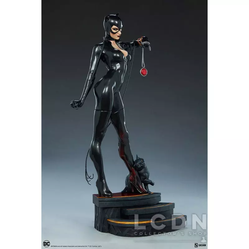 DC Comics Statue Premium Format Catwoman 53cm