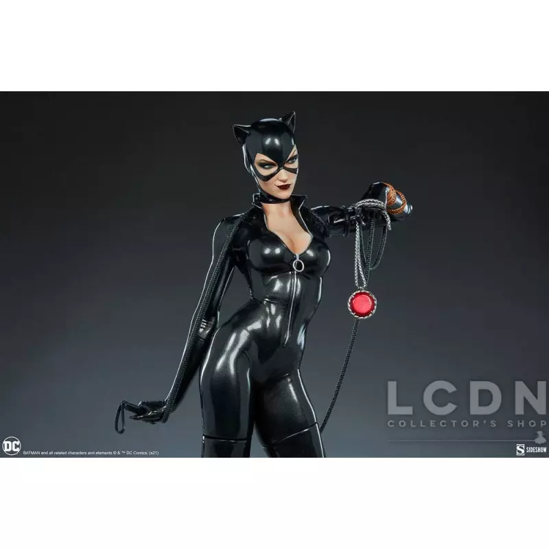 DC Comics Statue Premium Format Catwoman 53cm