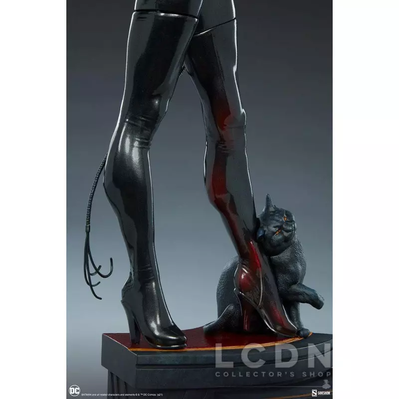 DC Comics Statue Premium Format Catwoman 53cm