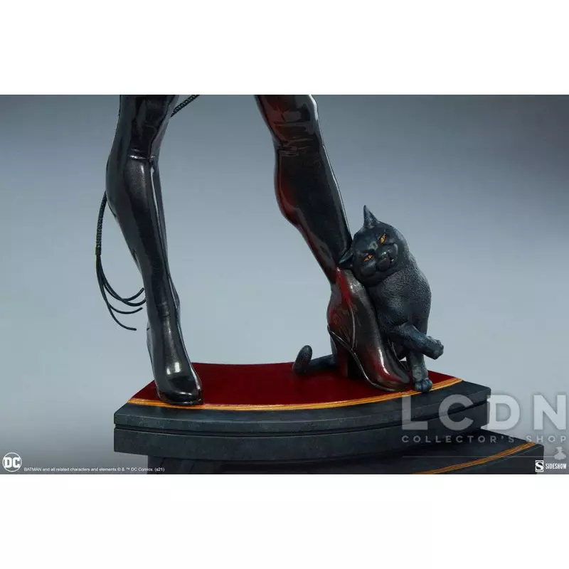DC Comics Statue Premium Format Catwoman 53cm