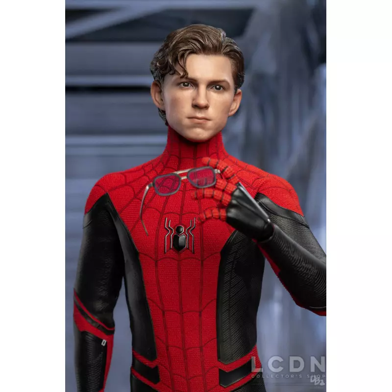 Hot Toys MMS542 Spider-Man: Far From Home Spider-Man Upgraded Suit Tom Holland 1/6 Collectible Figurine 28.5cm (Boite Scellé)