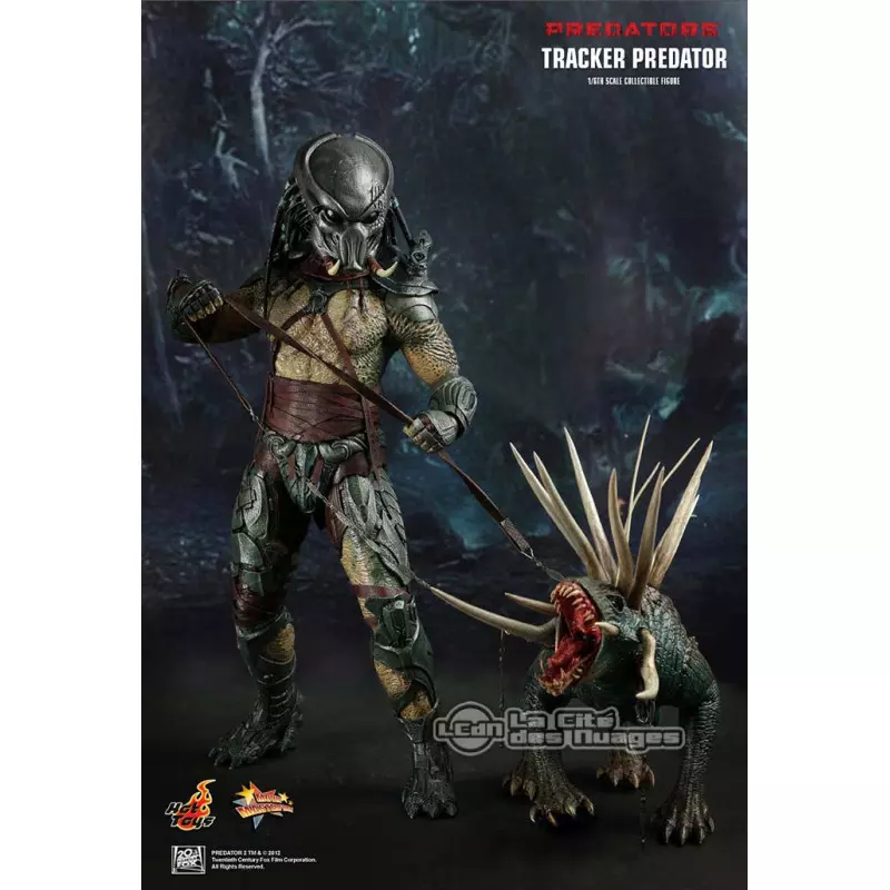 Hot Toys MMS147 Predators Tracker Predator with Hound 1/6th Collectible Figure 35cm