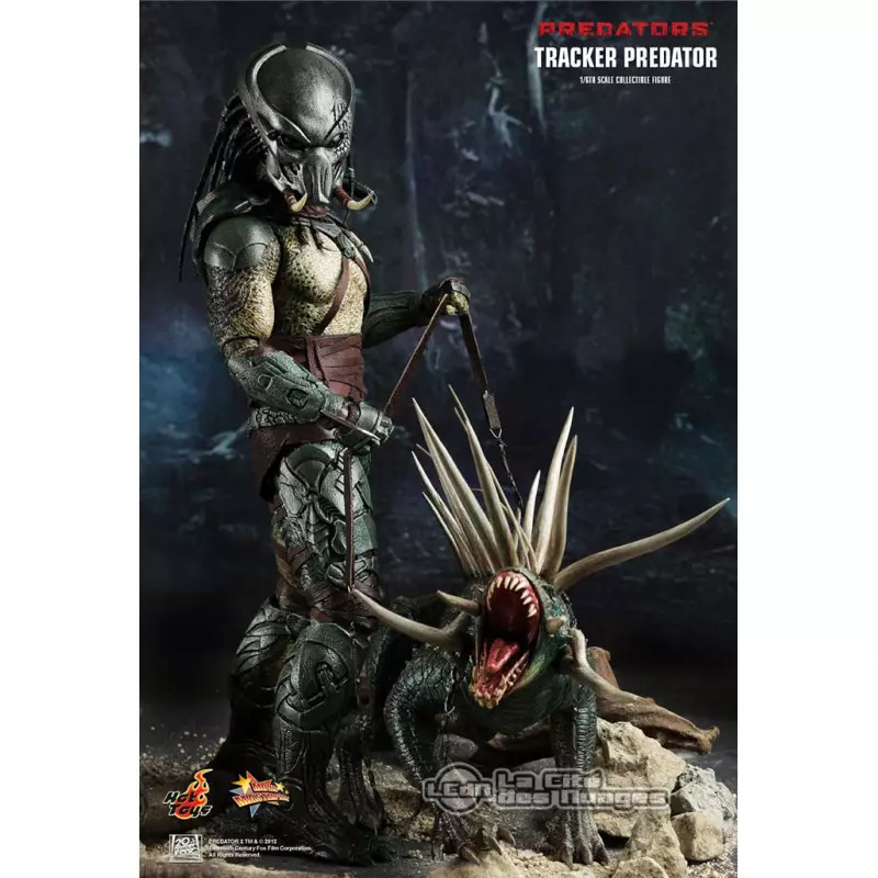 Hot Toys MMS147 Predators Tracker Predator with Hound 1/6th Collectible Figure 35cm