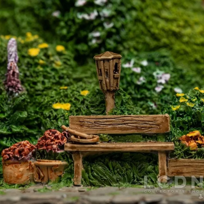 The Lord of the Rings Statue Bag End on the Hill 19cm