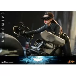 Hot Toys MMS627 The Dark Knight Trilogy Collectible Action Figurine 1/6 Catwoman 29cm