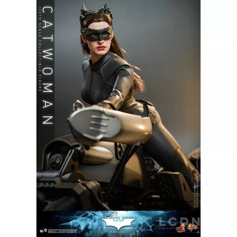Hot Toys MMS627 The Dark Knight Trilogy Collectible Action Figurine 1/6 Catwoman 29cm