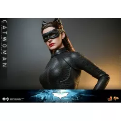 Hot Toys MMS627 The Dark Knight Trilogy Collectible Action Figurine 1/6 Catwoman 29cm
