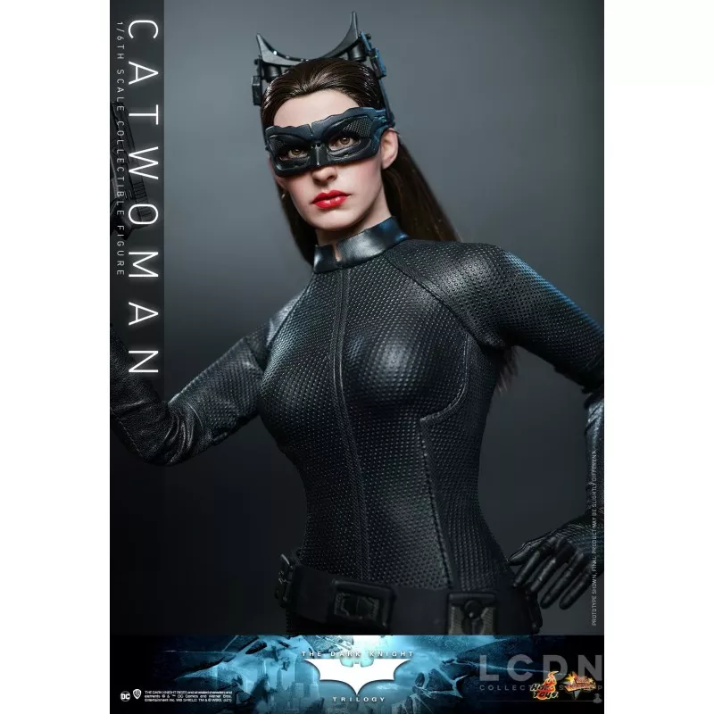Hot Toys MMS627 The Dark Knight Trilogy Collectible Action Figurine 1/6 Catwoman 29cm