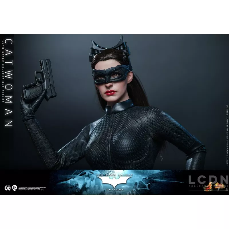 Hot Toys MMS627 The Dark Knight Trilogy Collectible Action Figurine 1/6 Catwoman 29cm