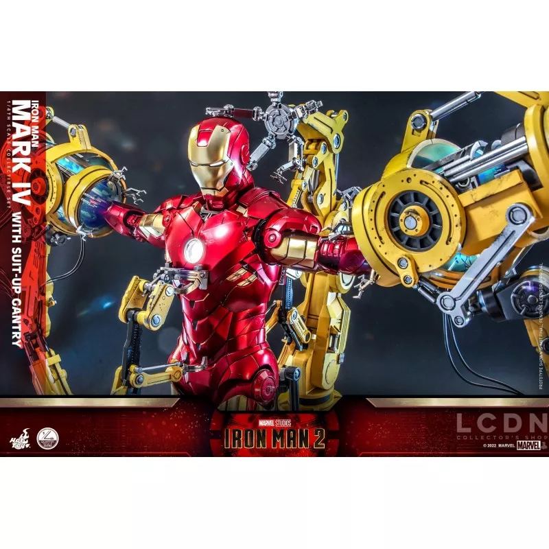 Hot Toys QS021 Iron Man 2 Collectible Action Figurine 1/4 Iron Man Mark IV with Suit-Up Gantry 48-63cm
