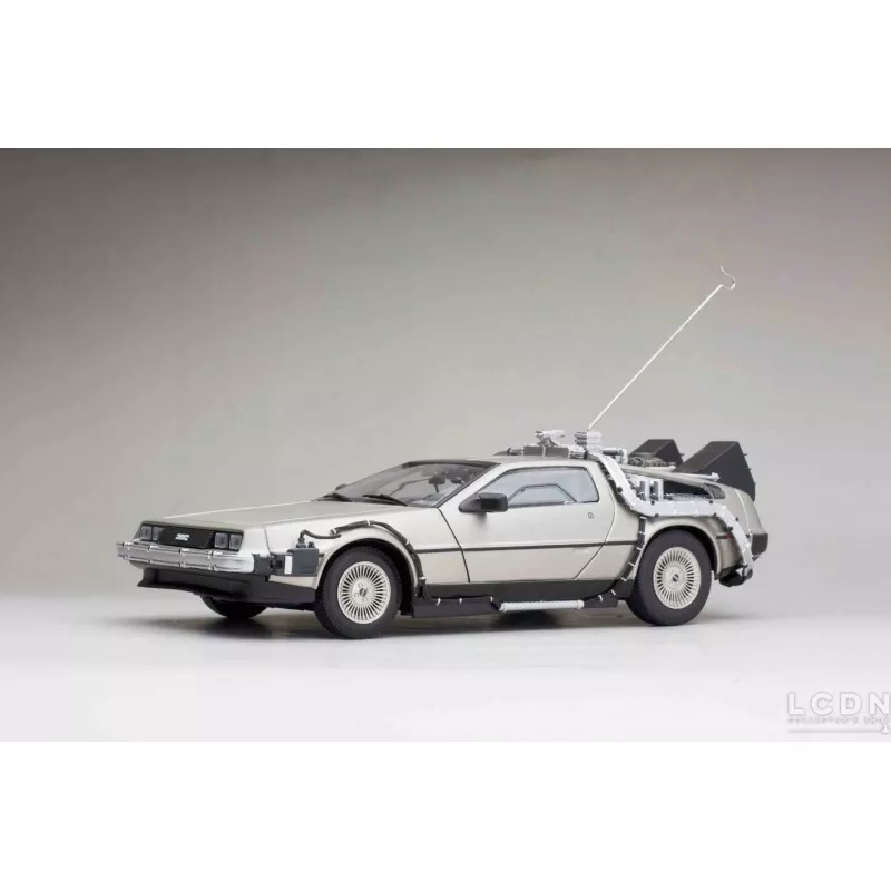 Delorean 1 2025 18 sunstar