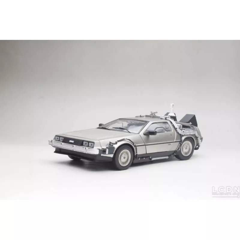 Back to the Future Part II DeLorean Time Machine 1/18