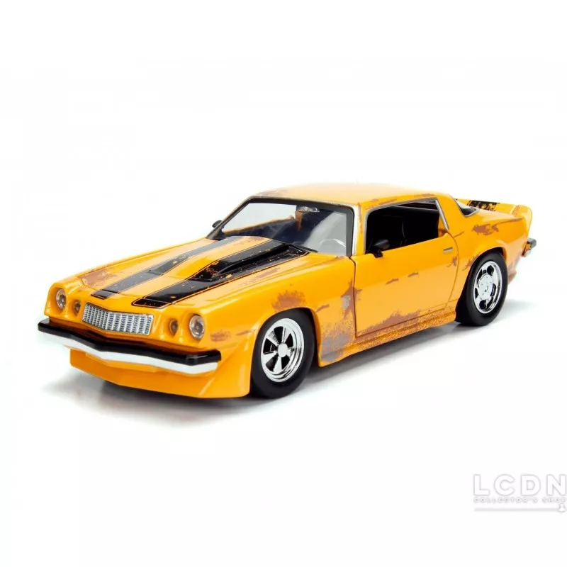 Transformers Bumblebee 1977 Chevrolet Camaro with collectible coin 1/24