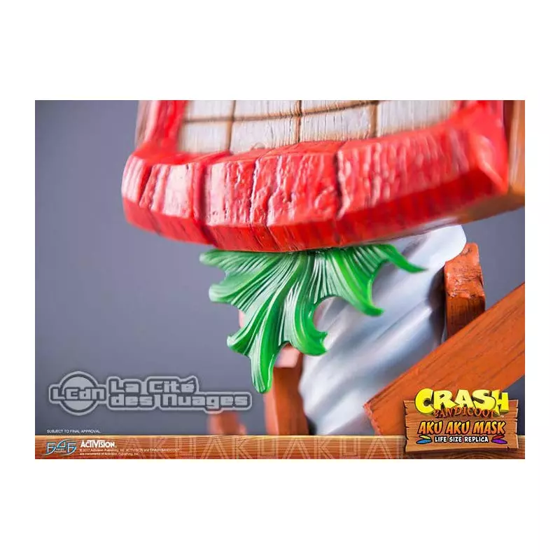 Crash Bandicoot Life-Size Replica Aku Aku Mask 65 cm