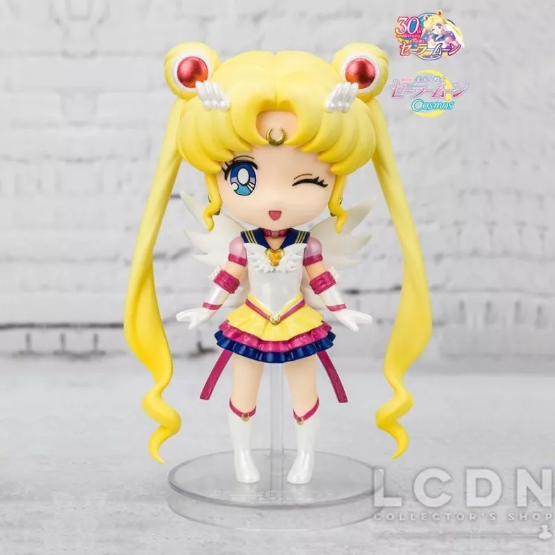 Sailor Moon Cosmos Figuarts Mini Action Figurine Eternal Sailor Moon 9cm