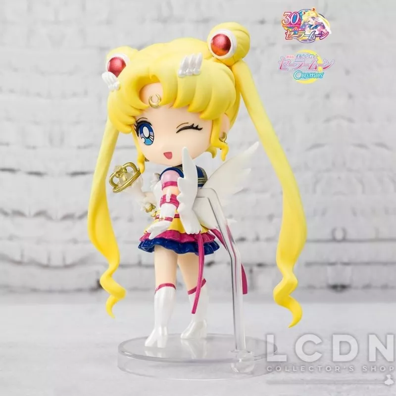 Sailor Moon Cosmos Figuarts Mini Action Figurine Eternal Sailor Moon 9cm