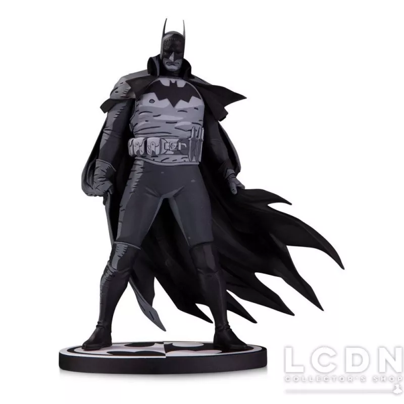 Batman black and white figures top
