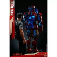 Hot Toys DS004D51 Iron Man 3 Collectible Diorama 1/6 Iron Man Mark VII (Open Armor Version) 32cm *Diecast*