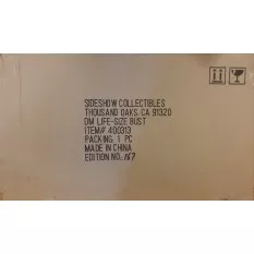 Condition : Buste en parfait état. A été exposé. Ouvert pour contrôle.