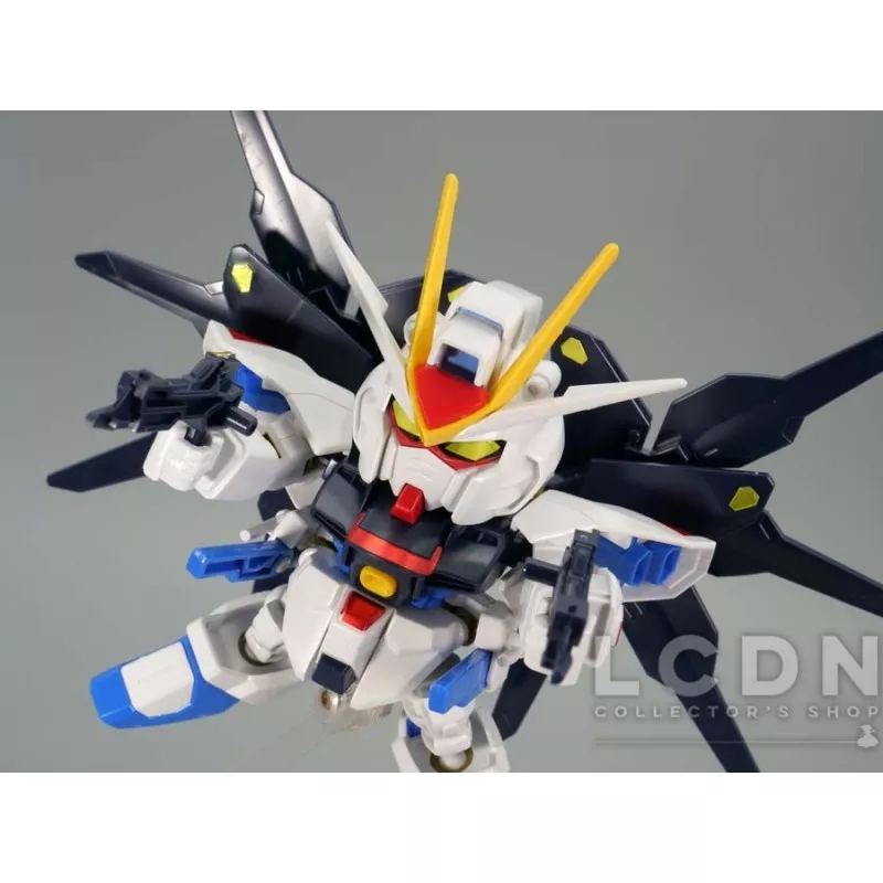 SD Gundam BB Strike Freedom Gundam 288 Maquette 10cm