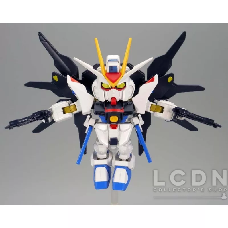SD Gundam BB Strike Freedom Gundam 288 Maquette 10cm
