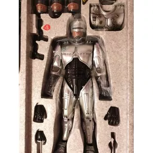 Condition : Figurine en parfait état. A été exposée. Ouvert pour contrôle.