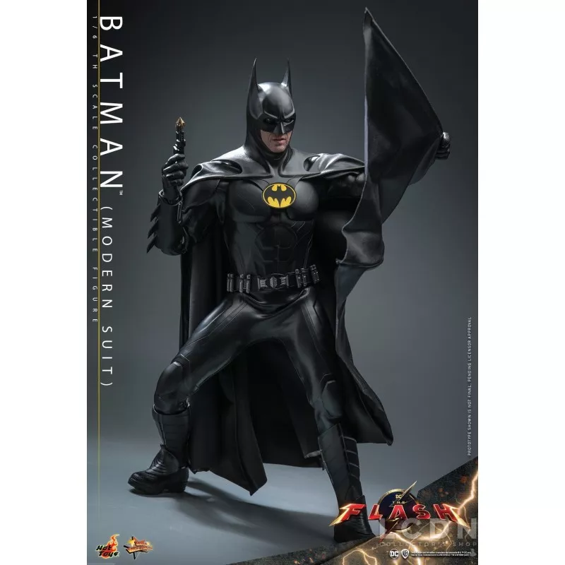Hot Toys MMS712 The Flash Collectible Action Figure 1/6 Batman (Modern Suit) 30cm