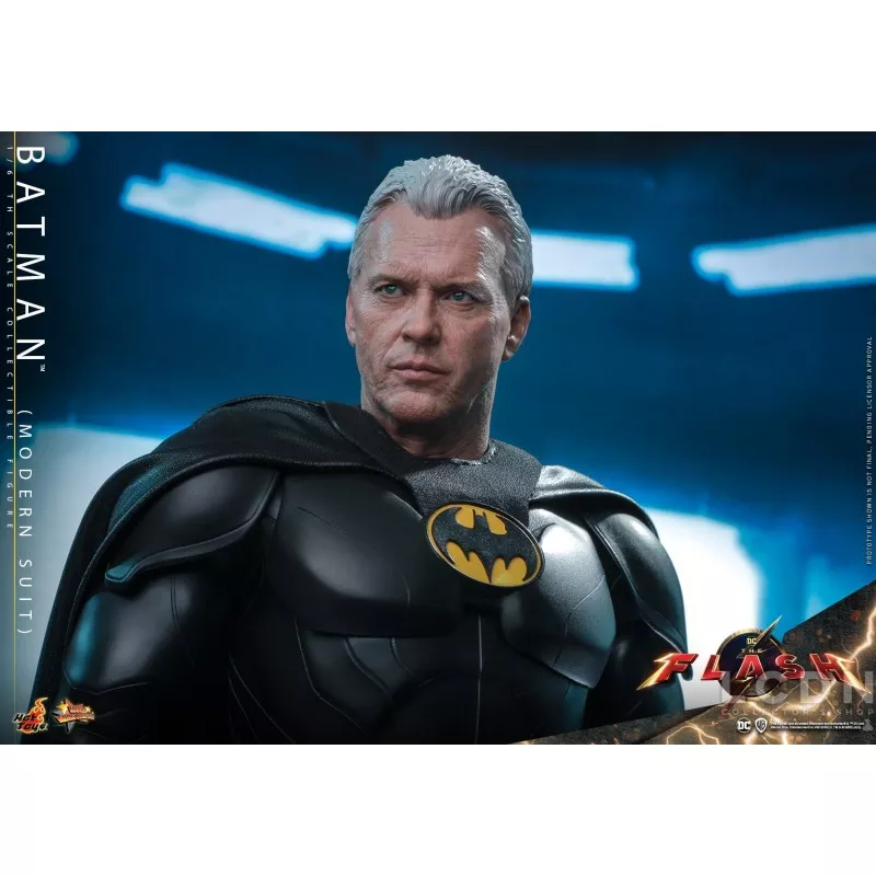 Hot Toys MMS712 The Flash Collectible Action Figure 1/6 Batman (Modern Suit) 30cm