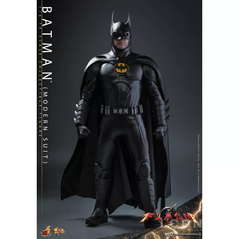 Hot Toys MMS712 The Flash Collectible Action Figure 1/6 Batman (Modern Suit) 30cm
