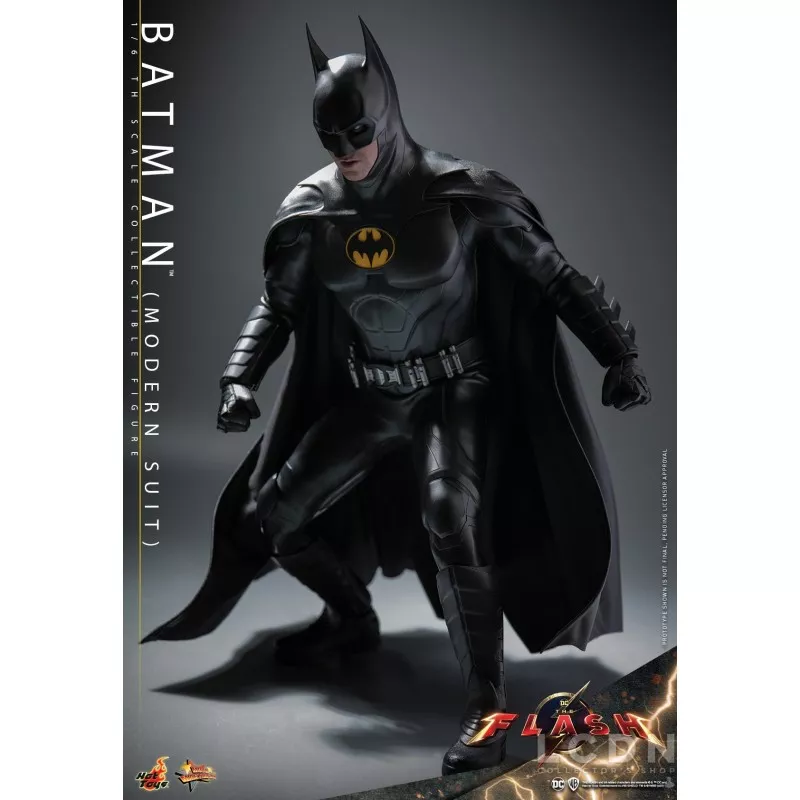 Hot Toys MMS712 The Flash Collectible Action Figure 1/6 Batman (Modern Suit) 30cm