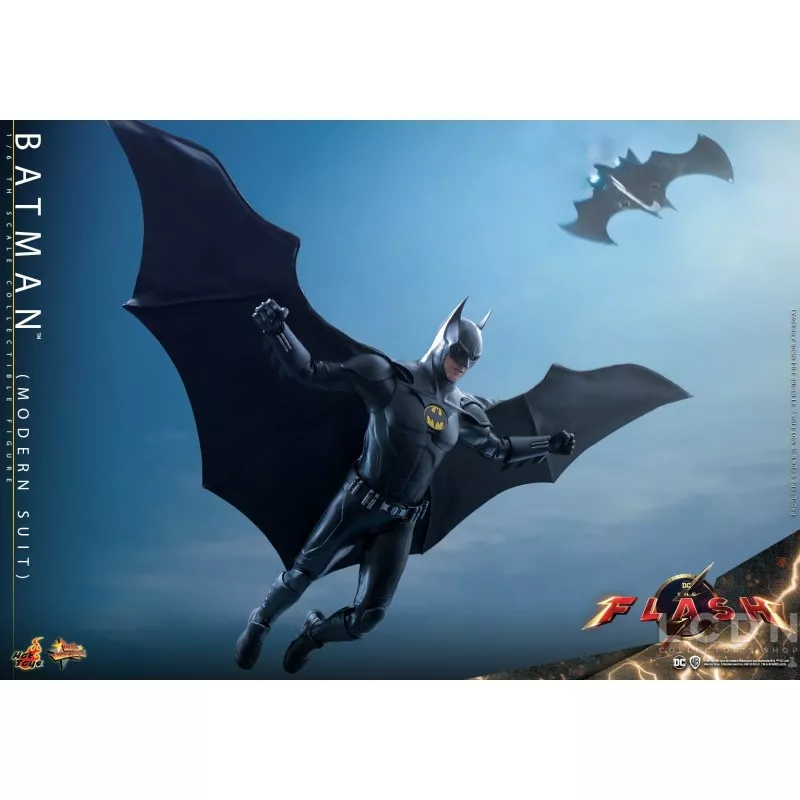 Hot Toys MMS712 The Flash Collectible Action Figure 1/6 Batman (Modern Suit) 30cm