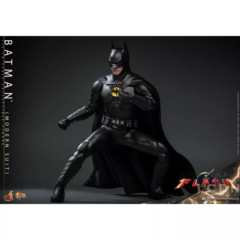 Hot Toys MMS712 The Flash Collectible Action Figure 1/6 Batman (Modern Suit) 30cm