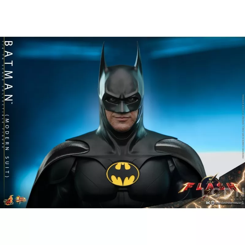 Hot Toys MMS712 The Flash Collectible Action Figure 1/6 Batman (Modern Suit) 30cm