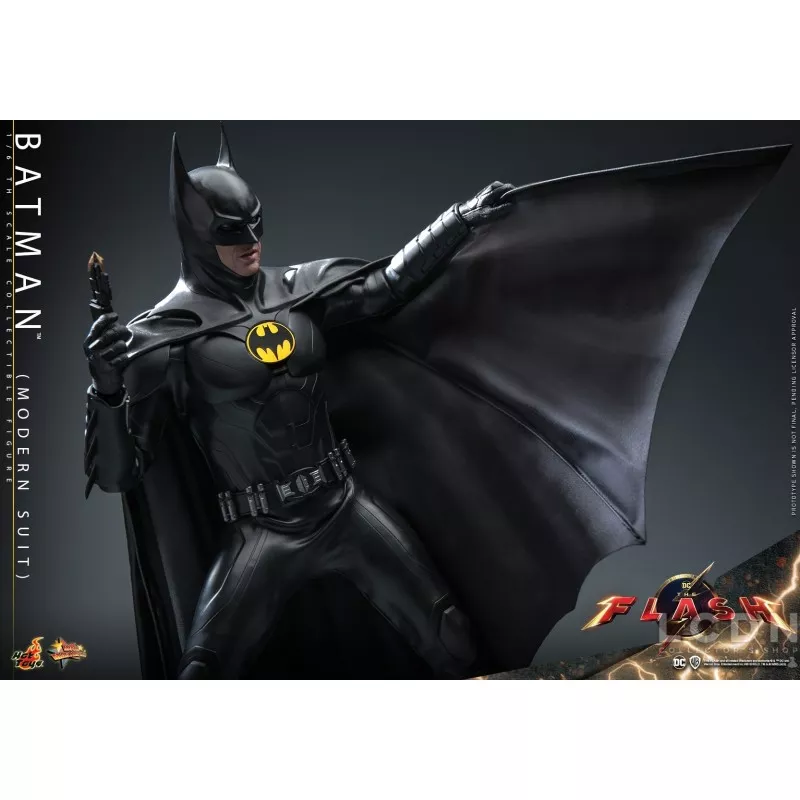 Hot Toys MMS712 The Flash Collectible Action Figure 1/6 Batman (Modern Suit) 30cm