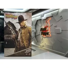 Hot Toys MMS617 Back to the Future Part III Collectible Action Figure 1/6 Doc Brown 31cm