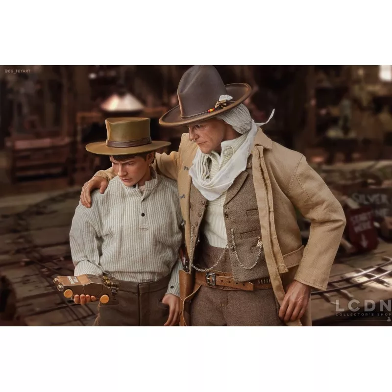 Hot Toys MMS617 Back to the Future Part III Collectible Action Figure 1/6 Doc Brown 31cm