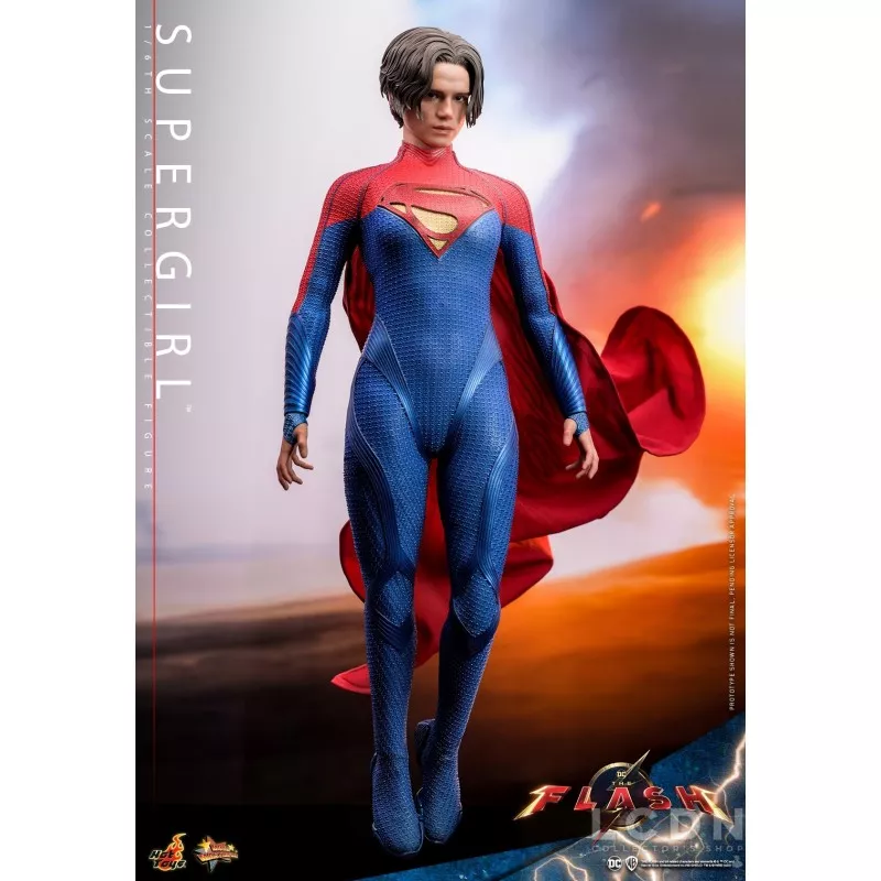 Hot Toys MMS715 The Flash Collectible Action Figurine 1/6 Supergirl 28cm