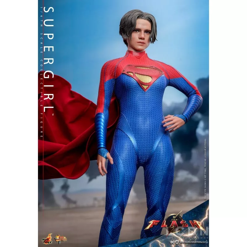 Hot Toys MMS715 The Flash Collectible Action Figurine 1/6 Supergirl 28cm