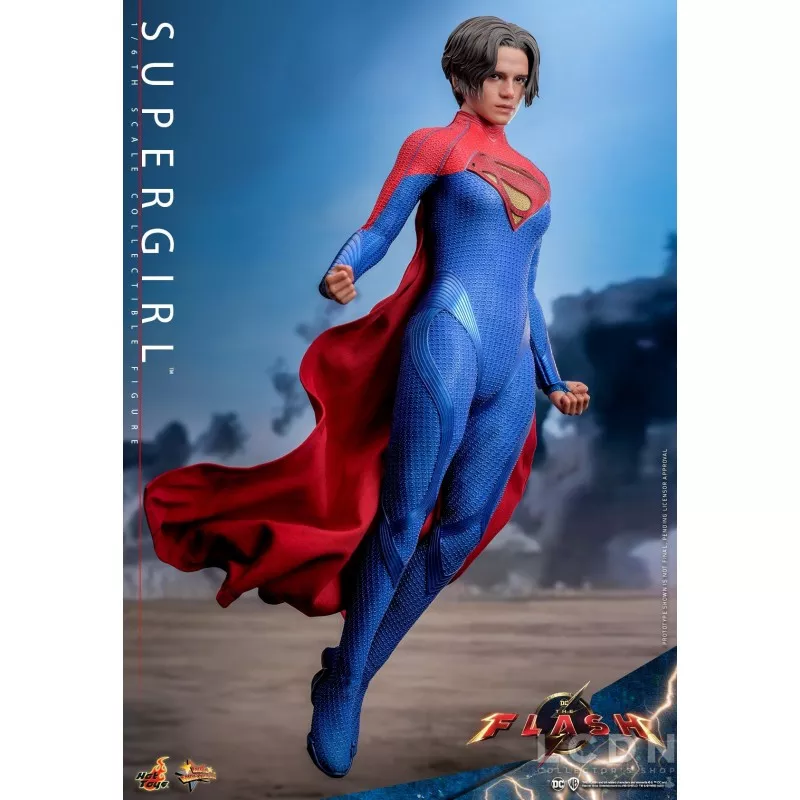 Hot Toys MMS715 The Flash Collectible Action Figurine 1/6 Supergirl 28cm