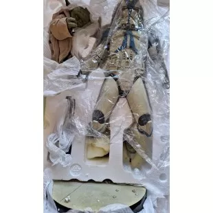 Condition : Statue in perfect condition. As been displayed. Light Up OK Opened for inspection (N°760)