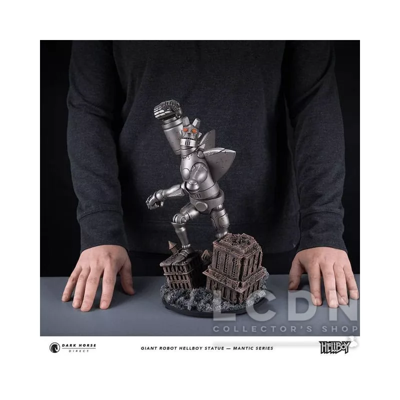 Hellboy Figure Mantic Series Giant Robot Hellboy 30cm