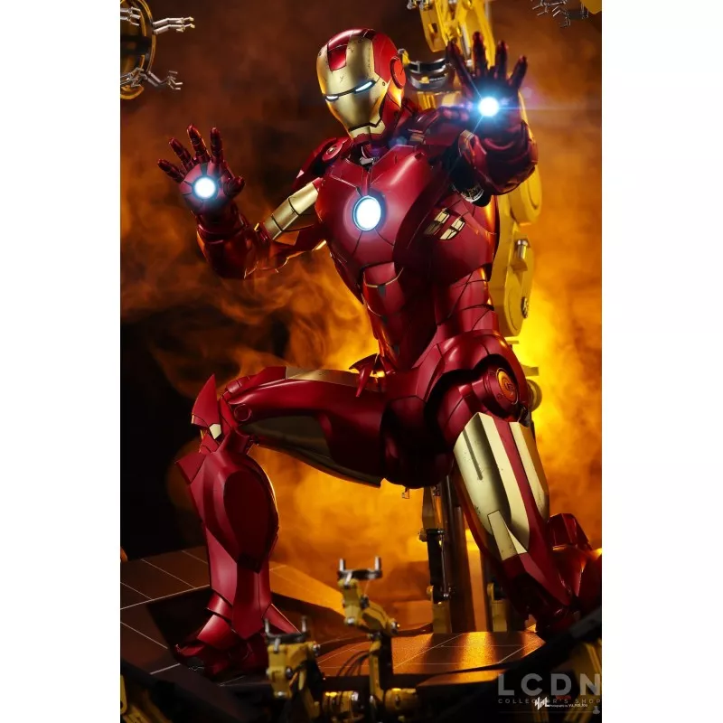 Hot Toys QS021 Iron Man 2 Collectible Action Figurine 1/4 Iron Man Mark IV with Suit-Up Gantry 48-63cm
