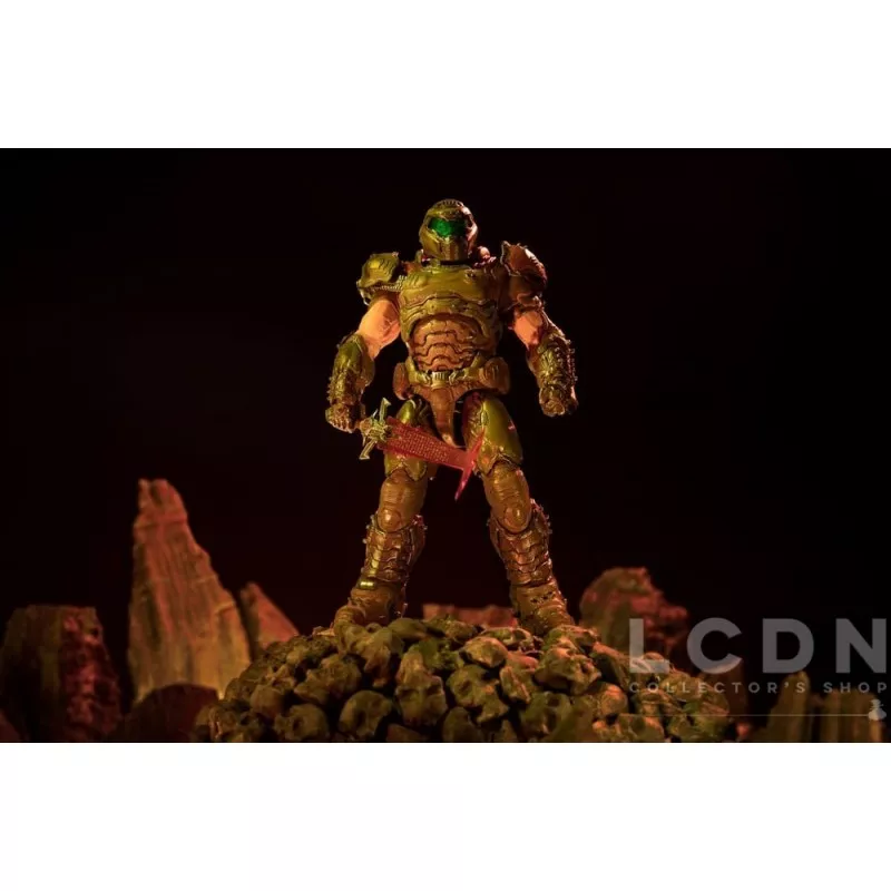 Doom Collectible Action Figurine 1/6 Doomslayer 30cm